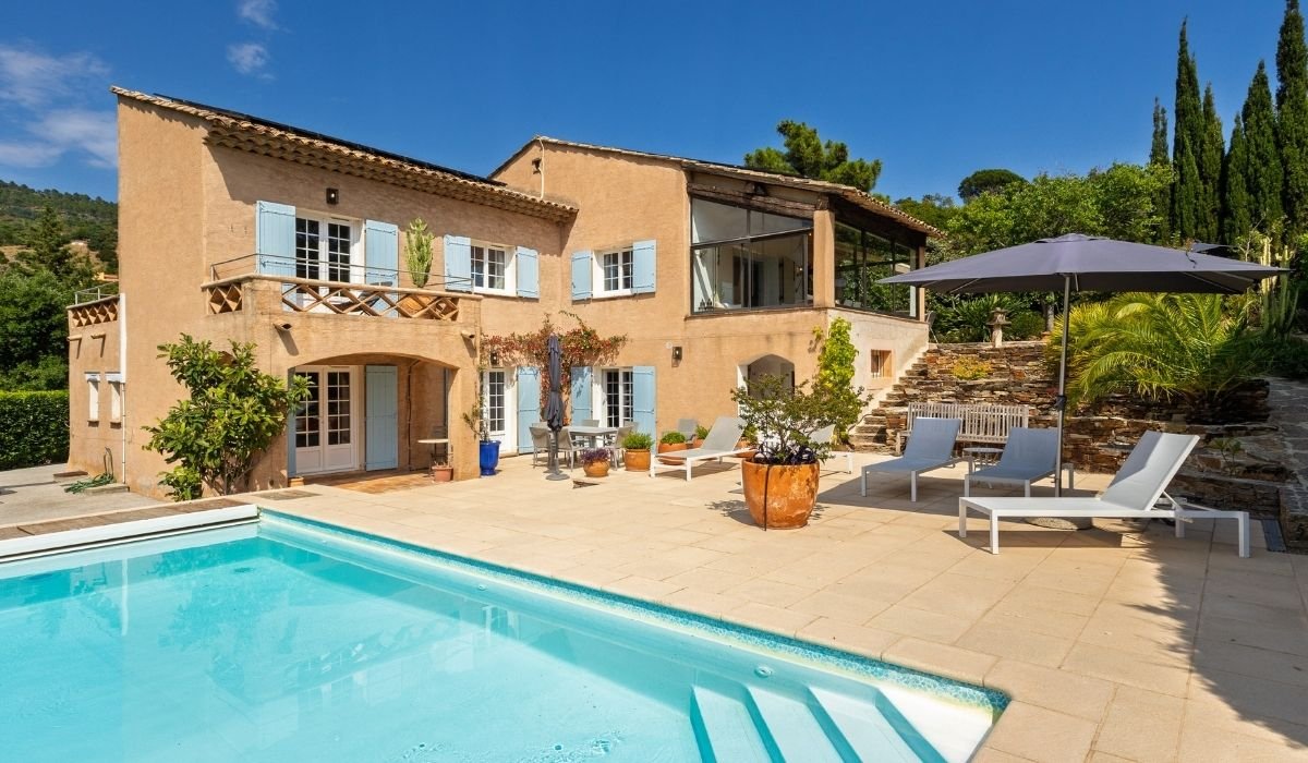 Site internet Villa Casadei Création site internet pour Les Suites Love, Location de vacances de luxe Marseille