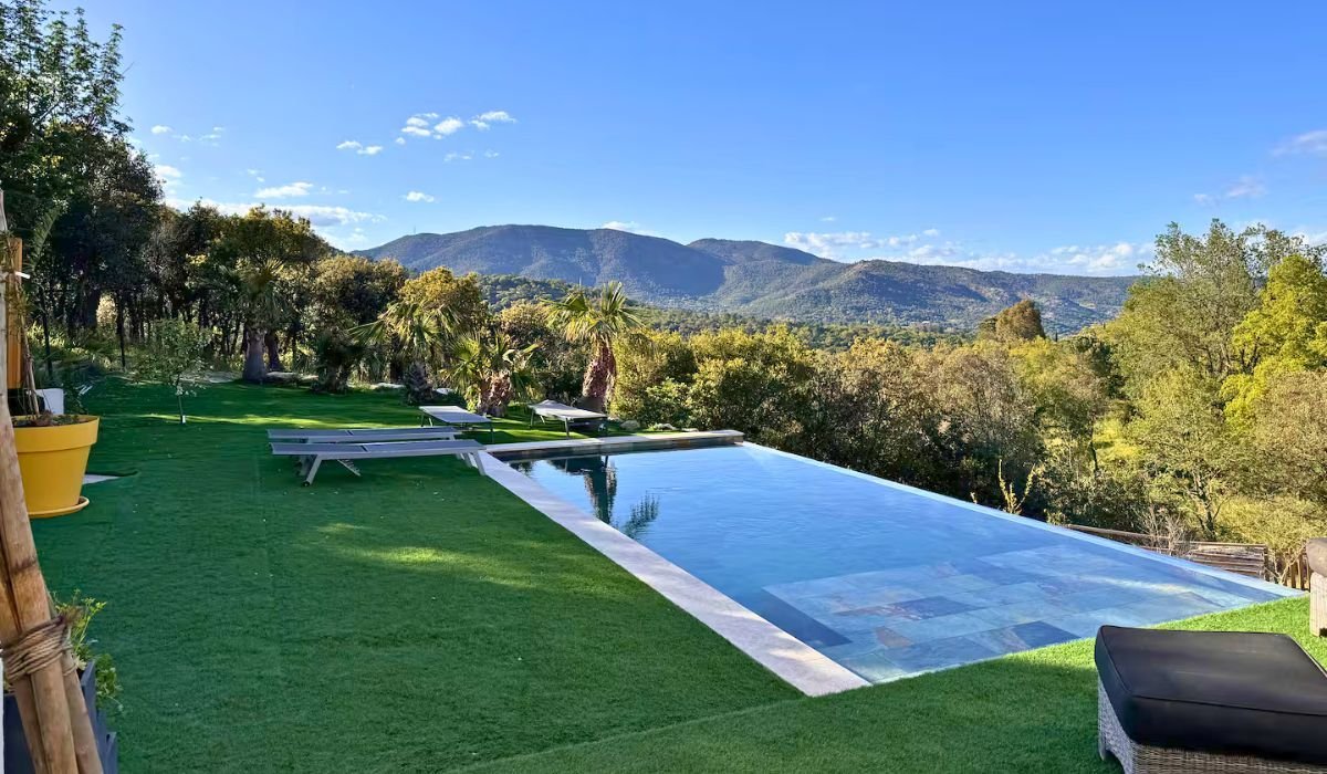 Site internet cree pour Le Domaine des Loups chambres d'hôtes au Plan de la Tour Site internet créé pour Le Mas Rêve de Lune, Villa de vacances en Provence